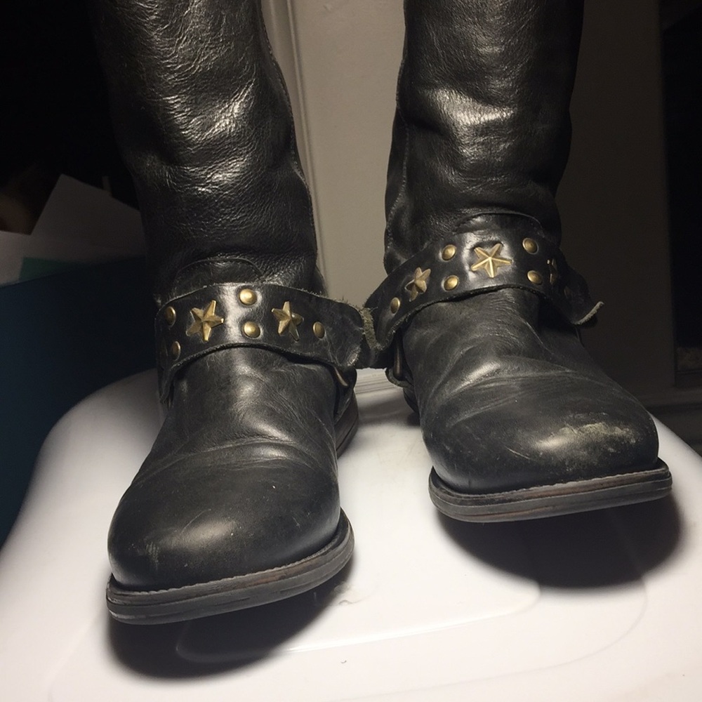 Knee high black boots 7.5